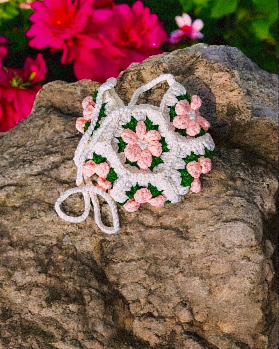 petal pickin’ crochet mini bag
